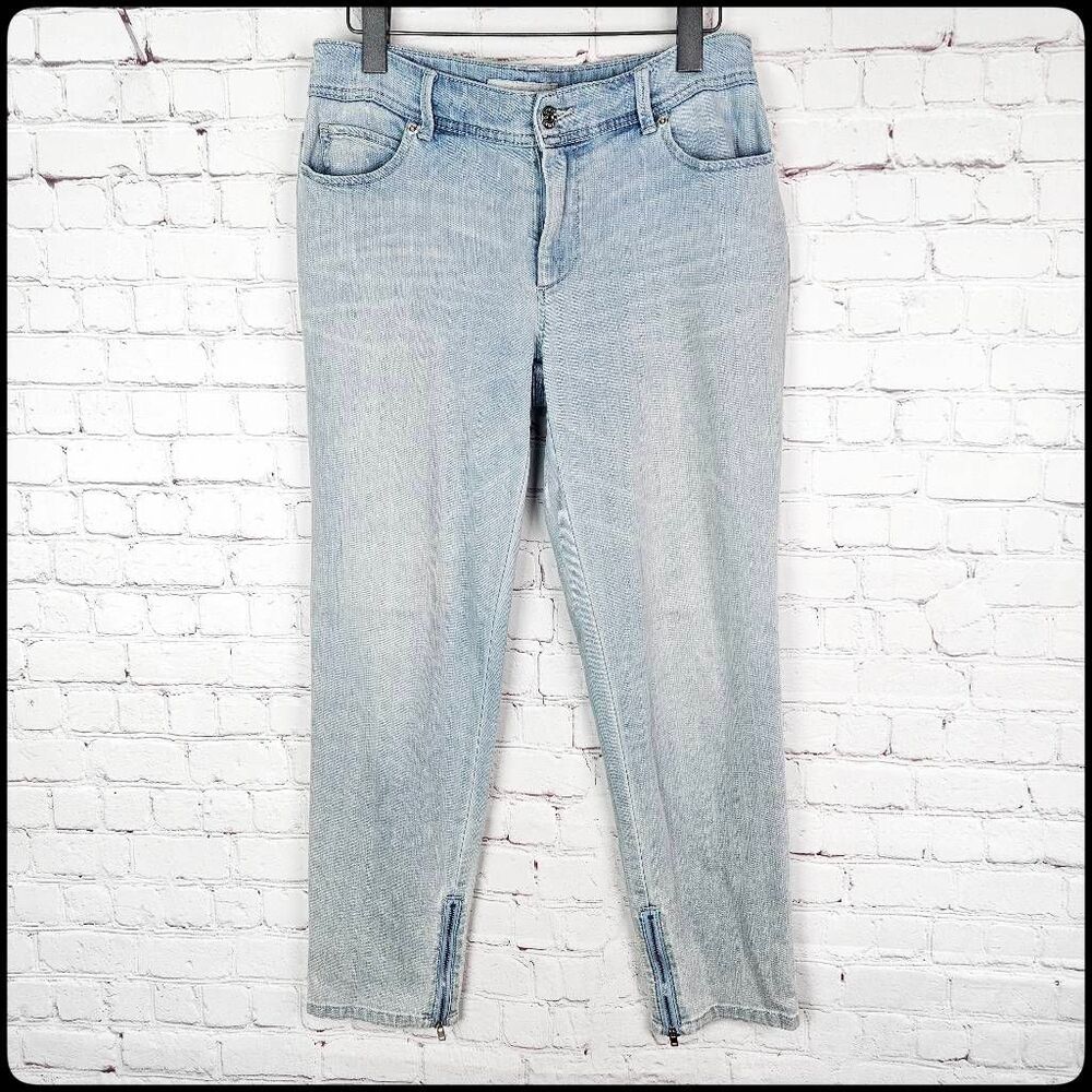CHICO'S Platinum Denim Ultimate Fit Light Wash Whisker Zip Crop Jeans 0.5 (XS)